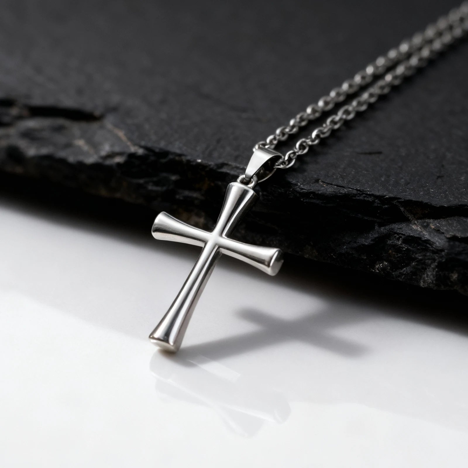 Collar Cruz Esencial